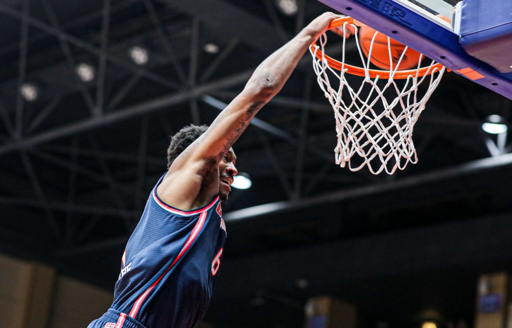 九游娱乐-伊恩庄园第二季第9集